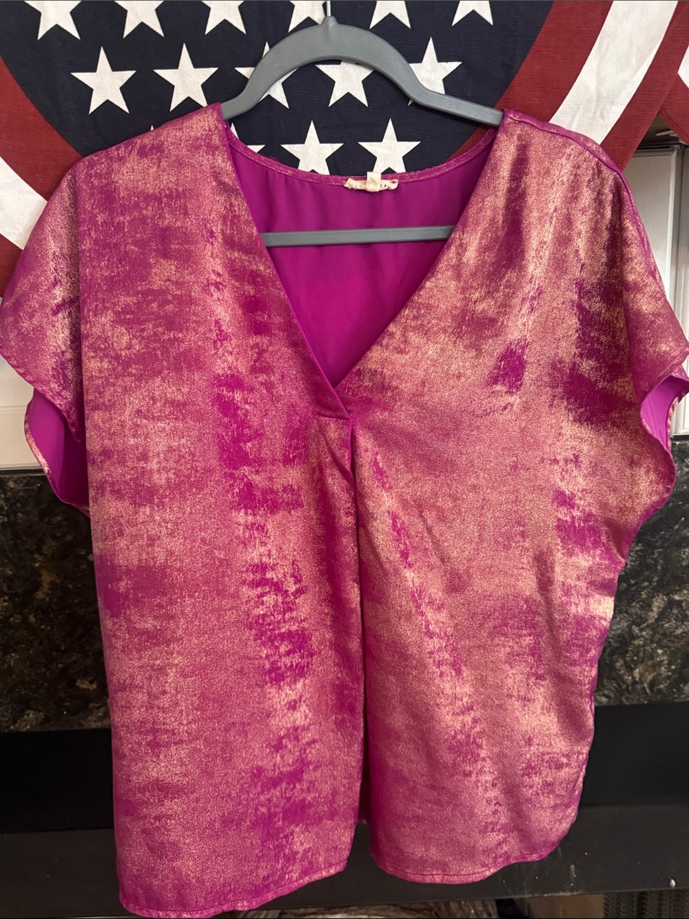 JODIFL‎ Metallic Fuchsia V-Neck Blouse